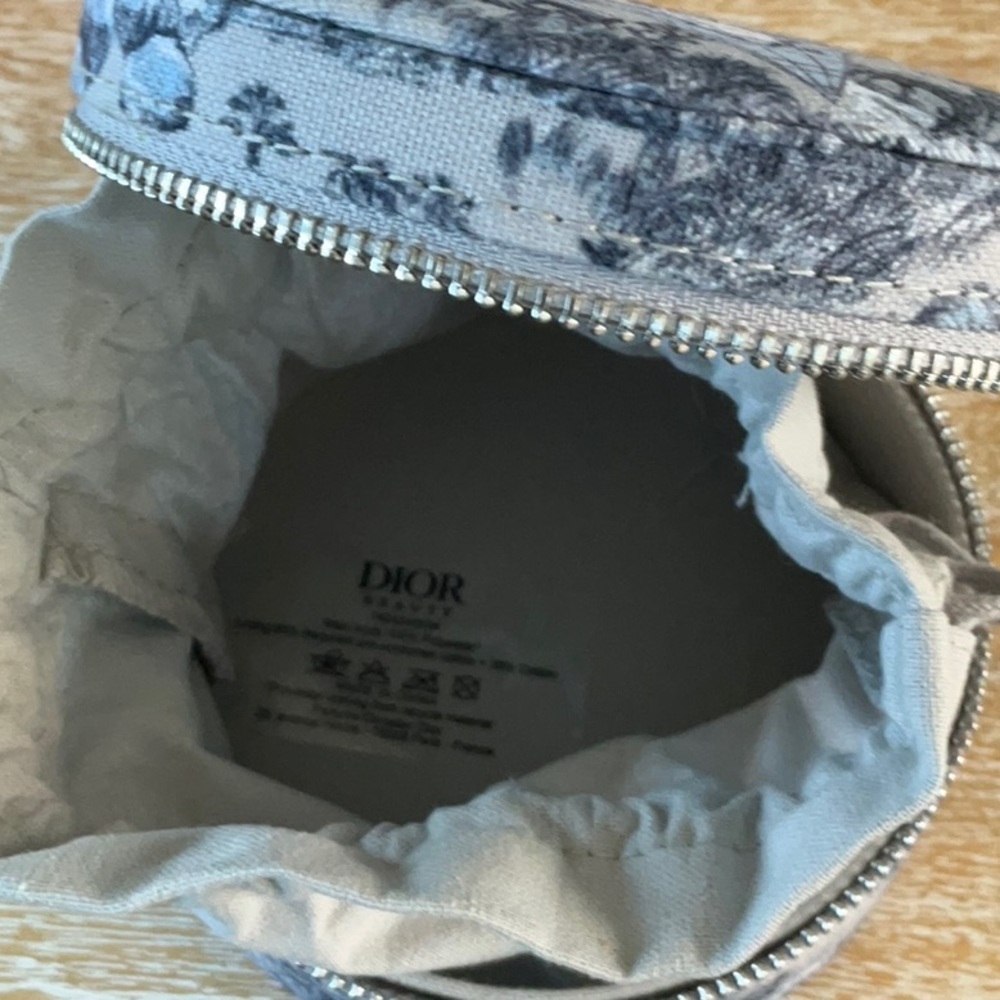 Dior Gray and Blue Around The World Travel Jewelry Case with Intricate Design - Picture 4 of 6